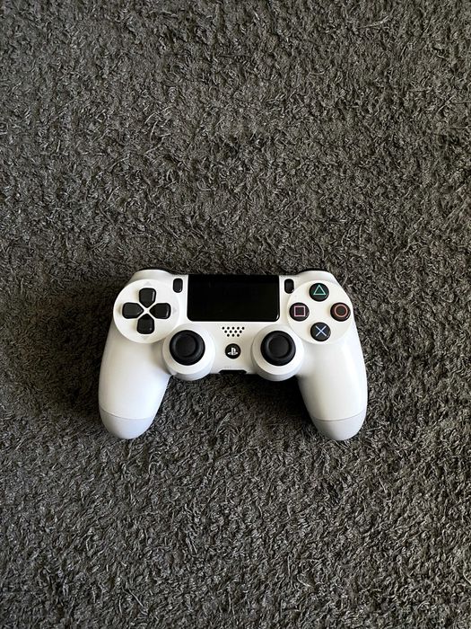 PS4 slim de 1TB (como nova)