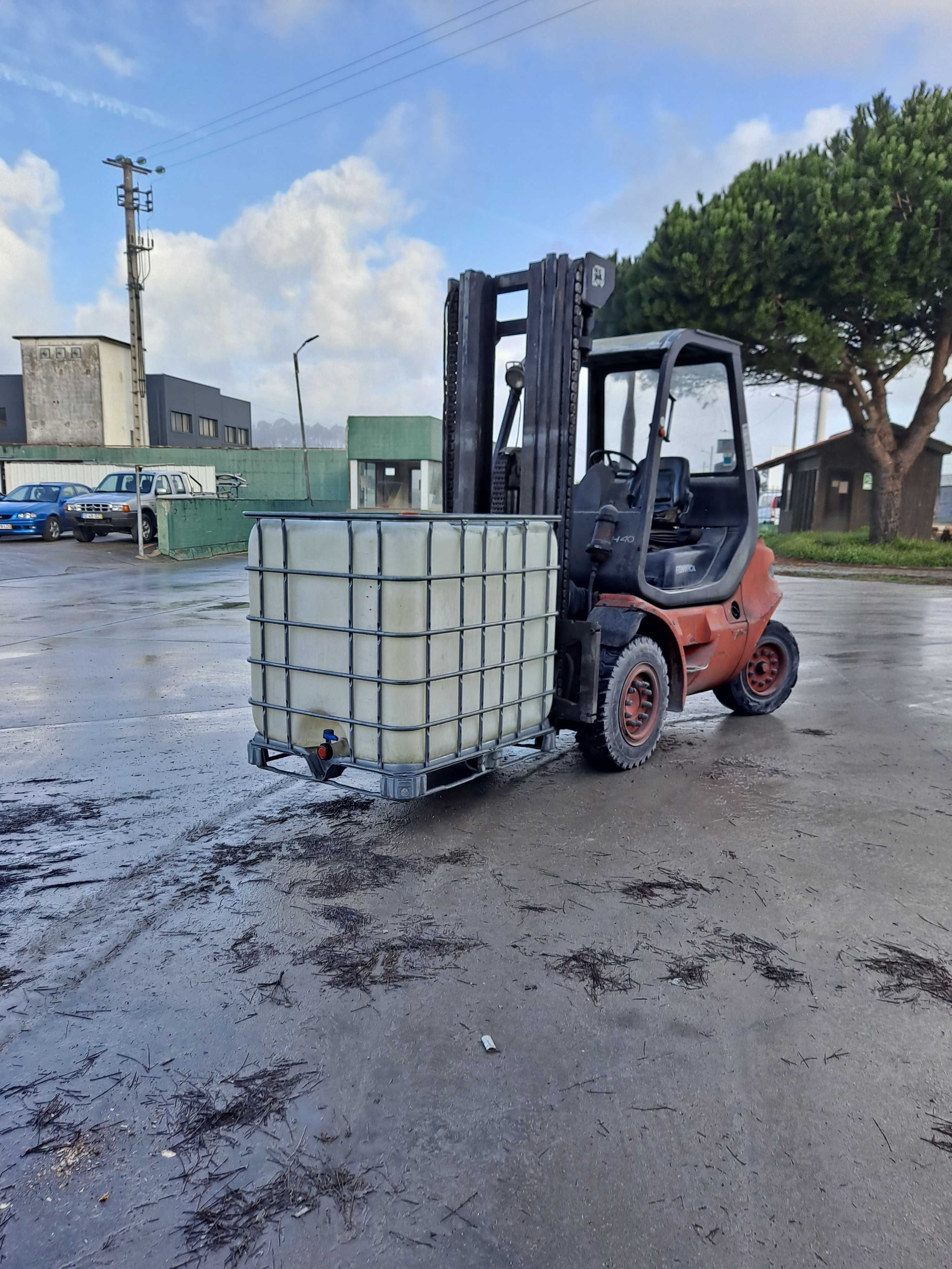 Bidons e Depositos de Metal e de platicos de 30L e 50L e 200L a 1000L