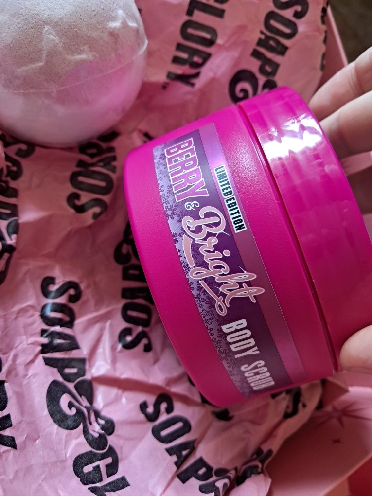 Body Scrub Soap&glory kula do kąpieli limitowana edycja