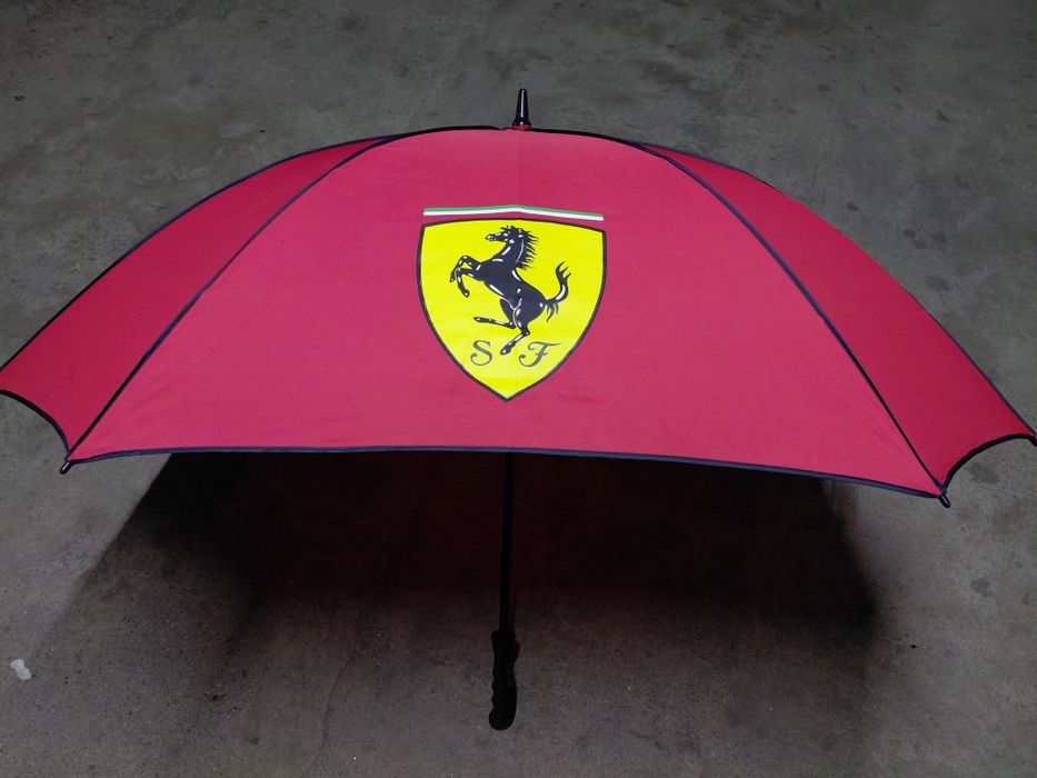 Guarda chuvas Ferrari e Piaggio