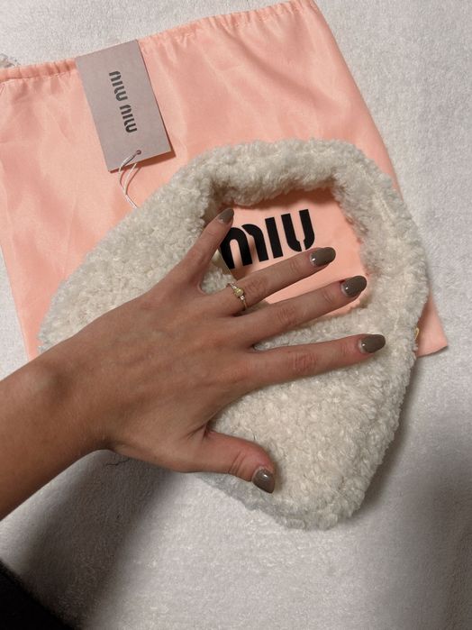 Wander shearling White bag mala MiuMiu