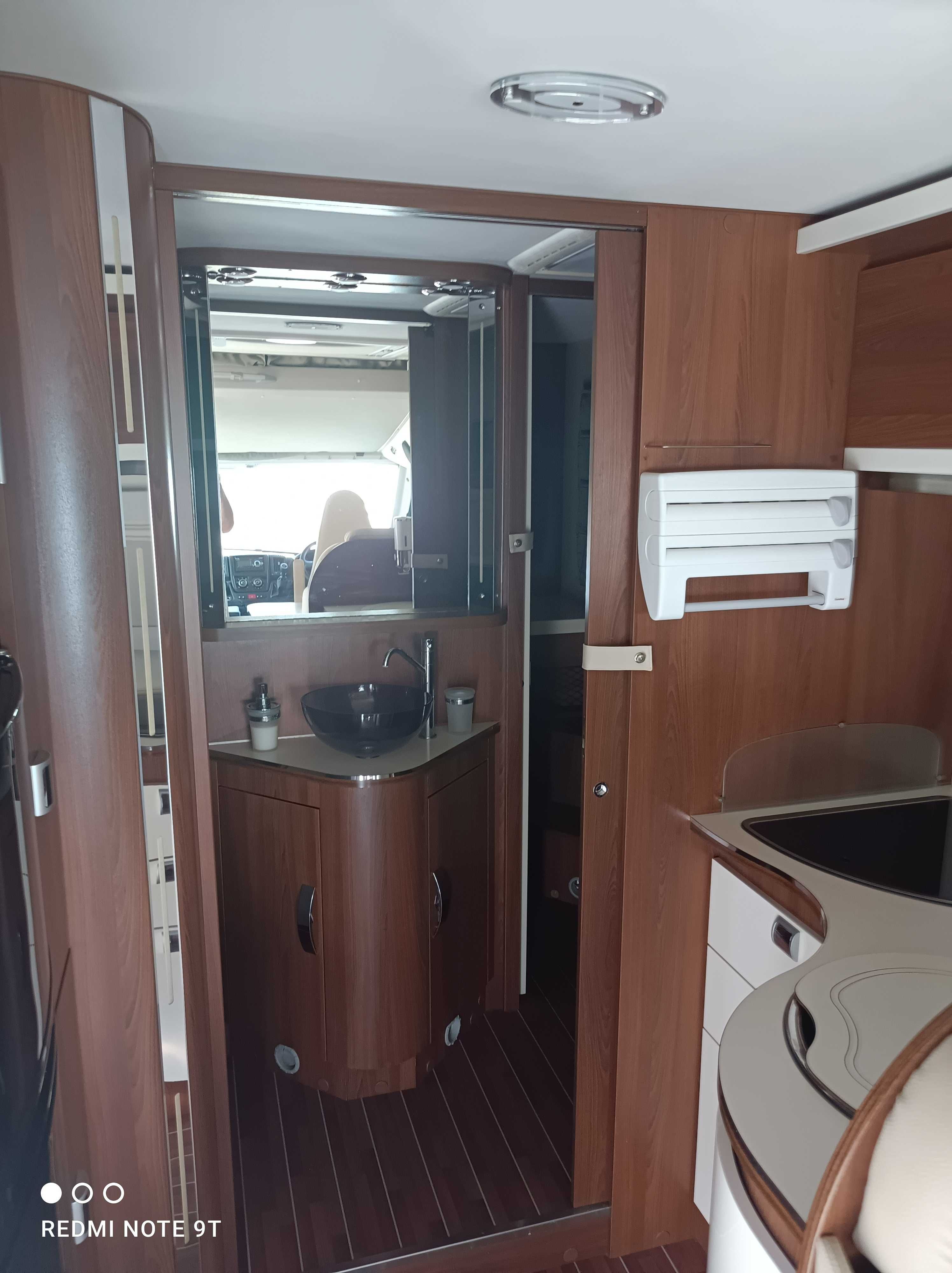 AUTOCARAVANA INTEGRAL McLOUIS NEVIS 880 G VERSÃO LUXO