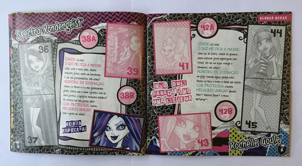 Caderneta Panini Monster High