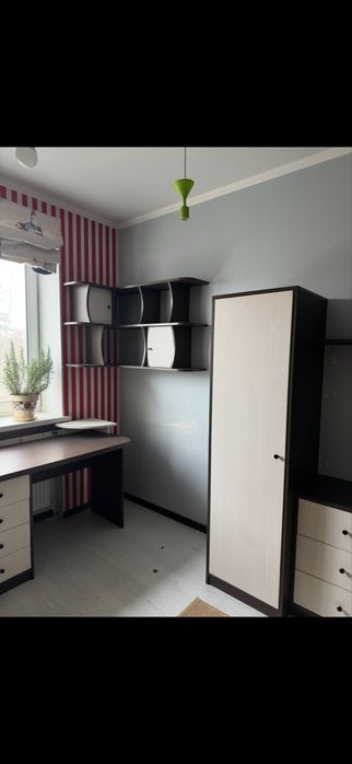 Продам комплект меблів у дитячу кімнату