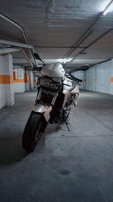 BMW modelo F800R de 2014