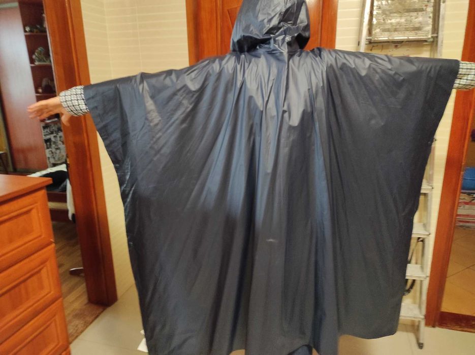 Пончо-плащ дощовик Queсhua, Франция, дождевик