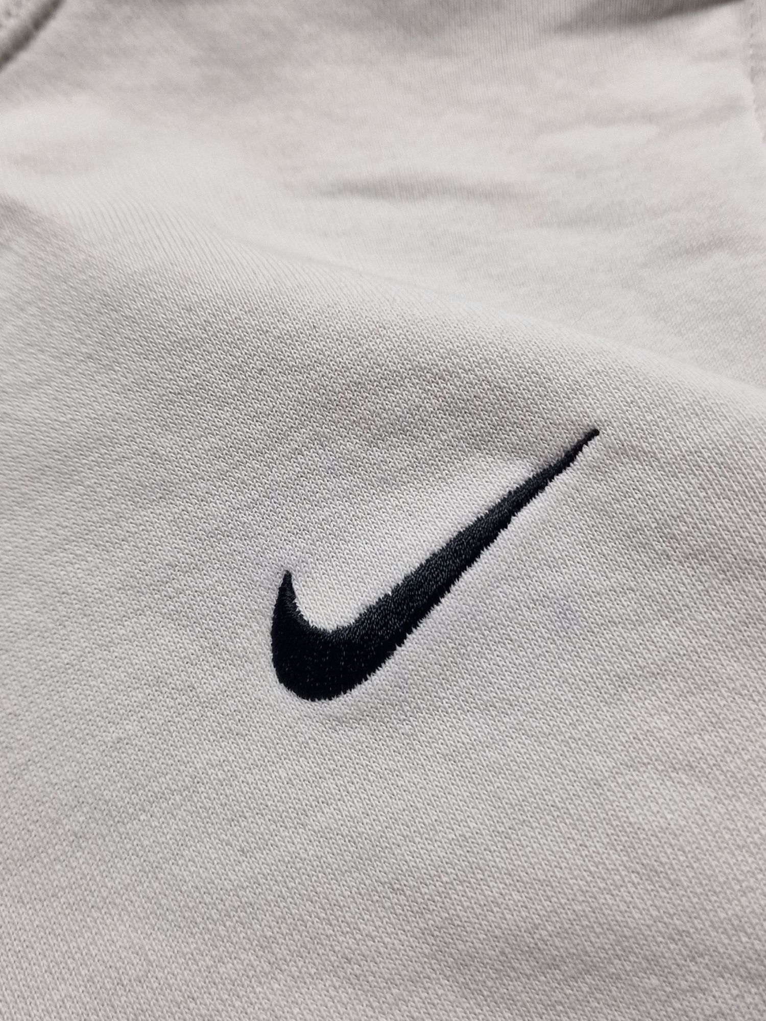 Biała bluza z kapturem Nike hoodie rozmiar M sportowa