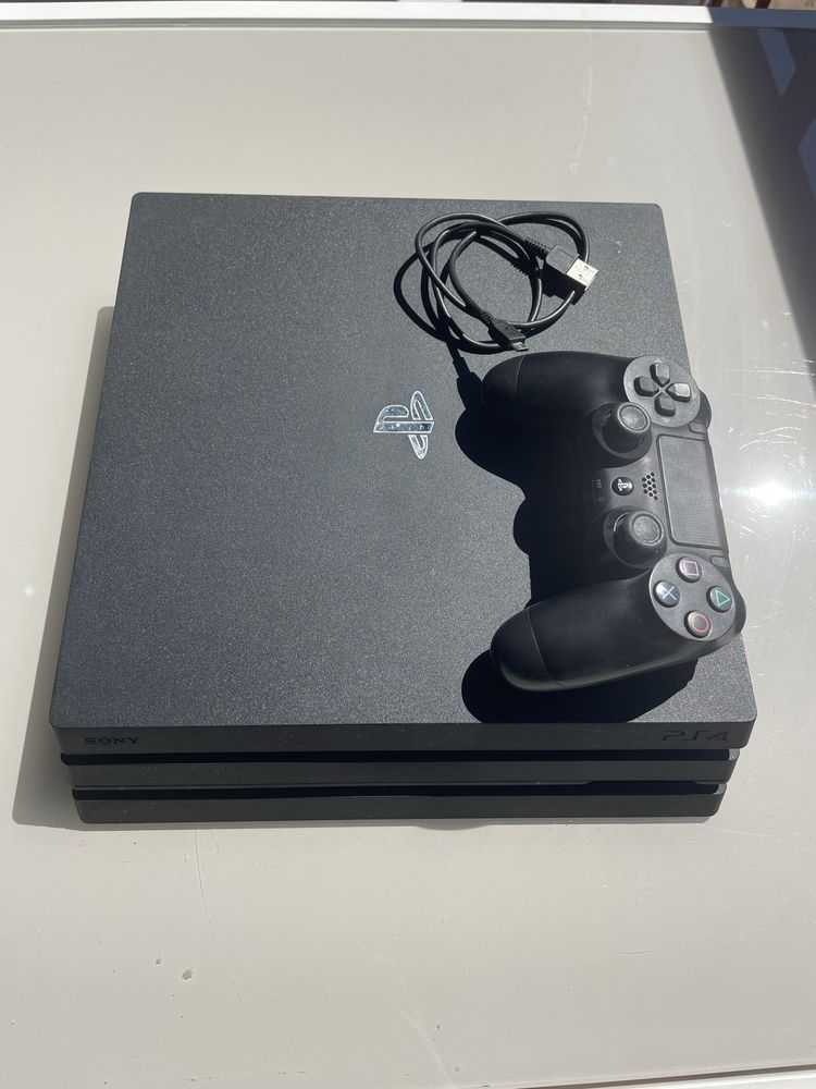 ps4 pro em excelente estado
