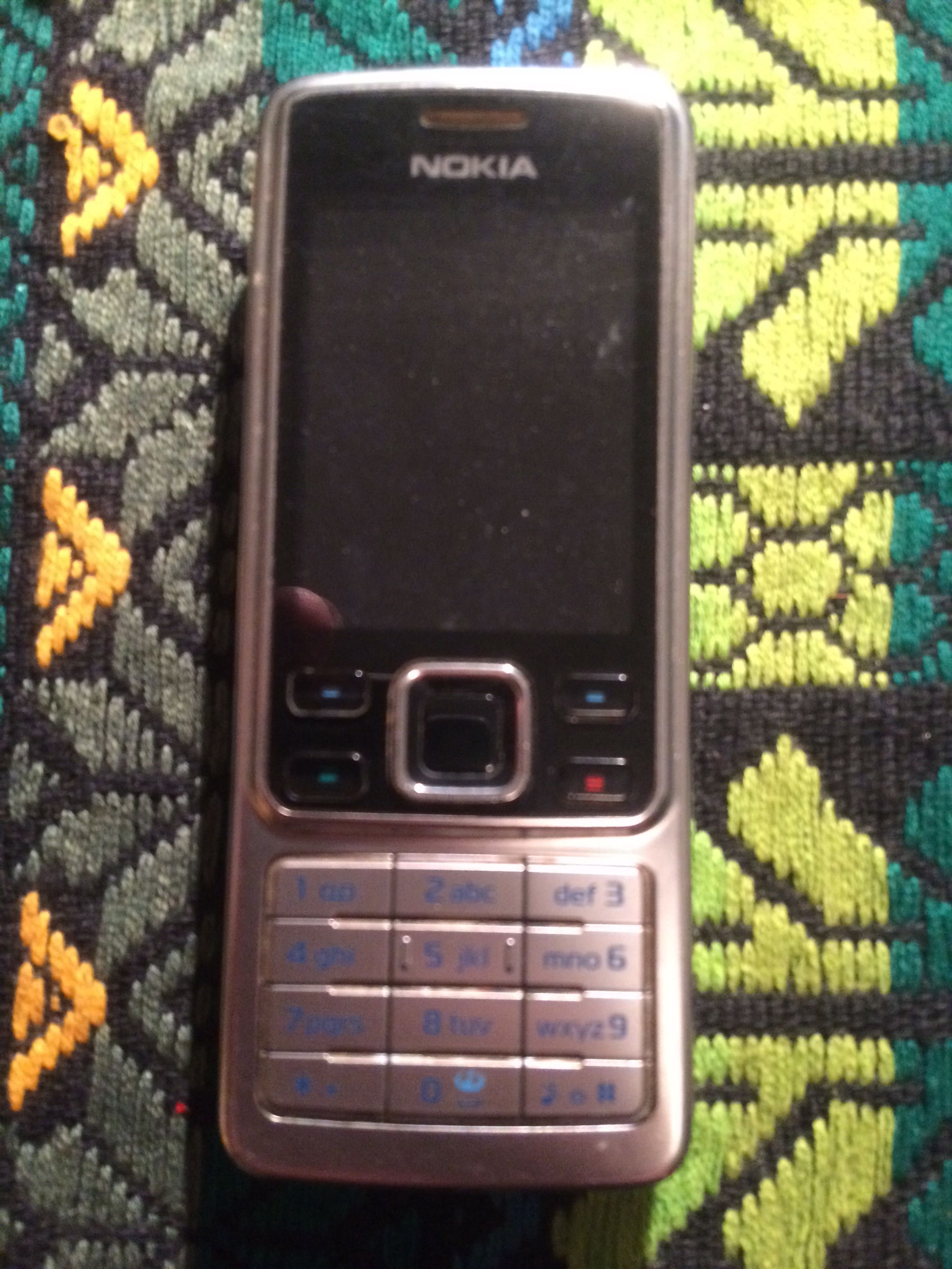 Nokia 6300 z ładowarkami