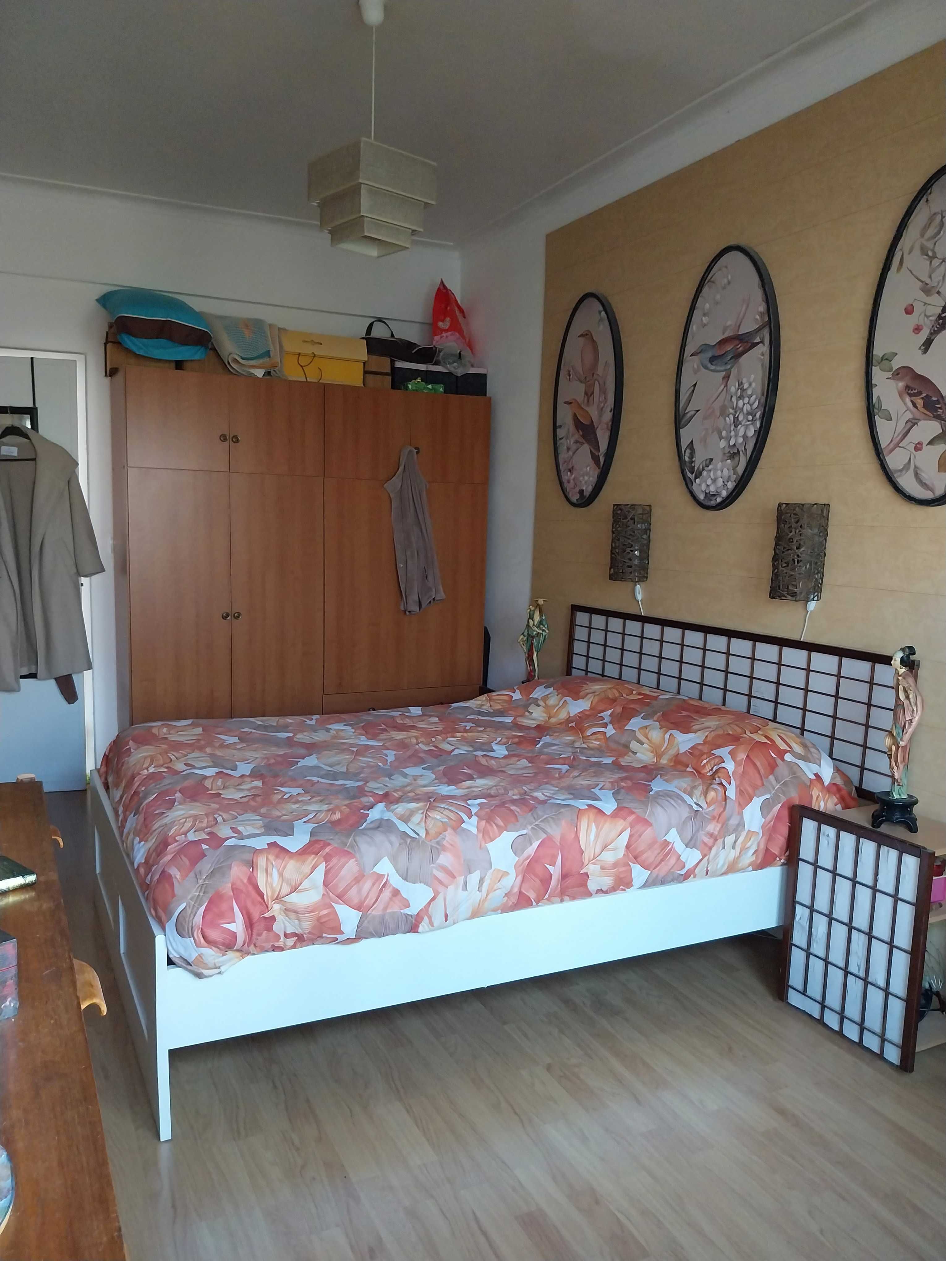 Apartamento T4 transformado em T3 no Monte Abraão