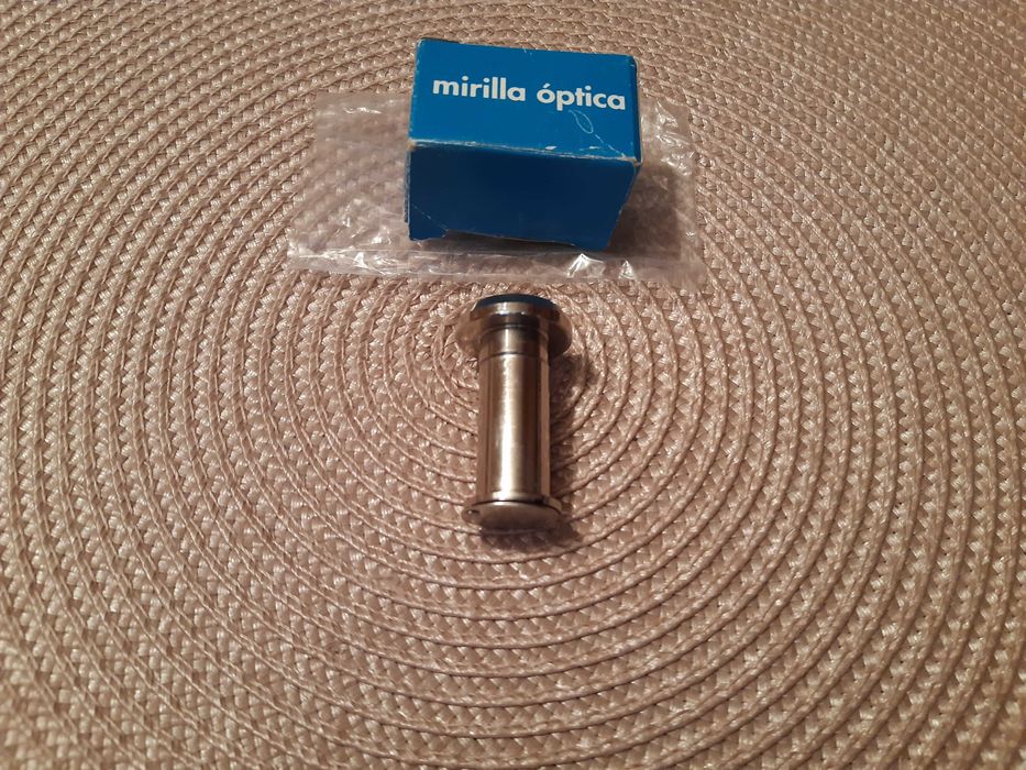 Wizjer do drzwi szerokokątny-regulowany.