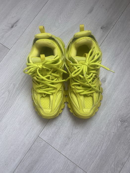 Balenciaga track 1