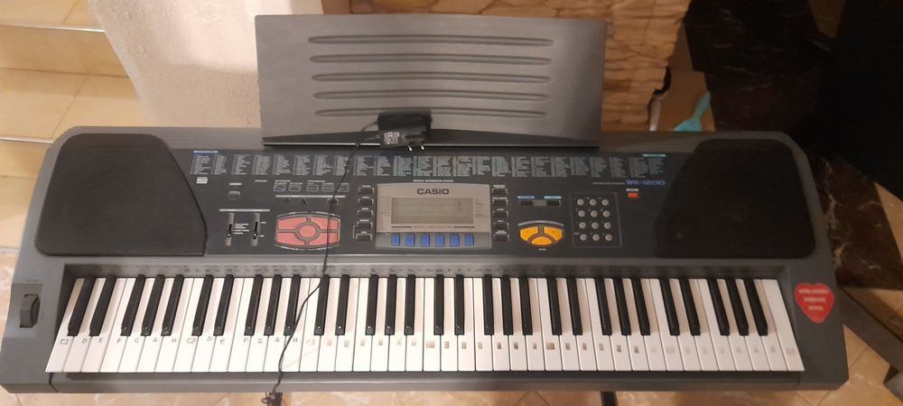 Keyboard Casio WK1200.