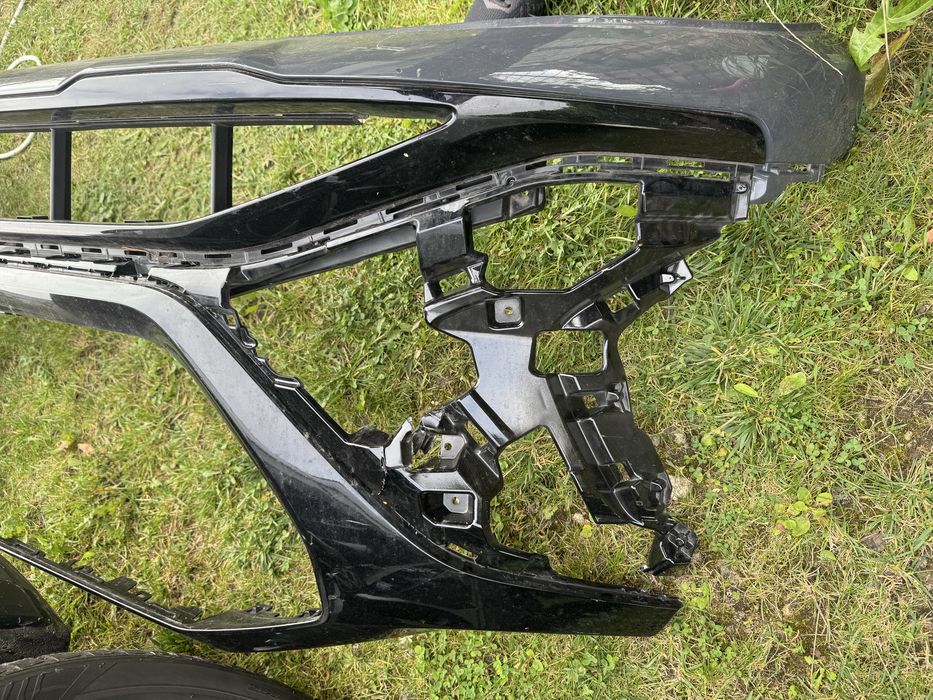 Бампер Audi Q8 e-tron S line в хорошому стані