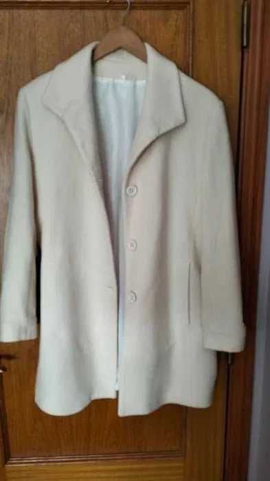 Casaco de senhora, tamanho 42. Bom estado