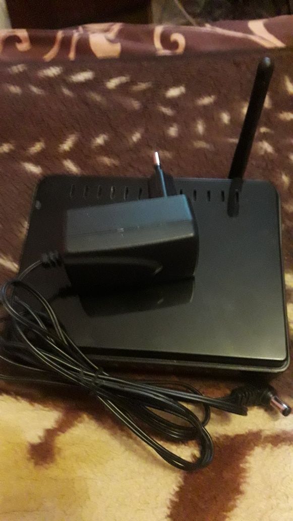 Продам роутер,под ремонт,не дорого DLink Dir 300