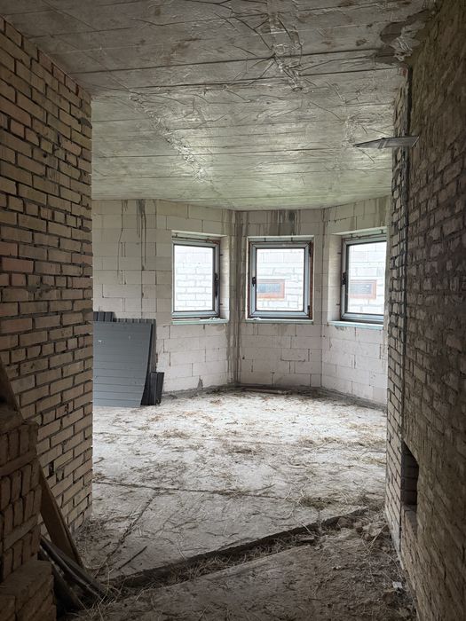 Продам двоповерховий будинок площею 230 м² і ділянкою 10 сотих