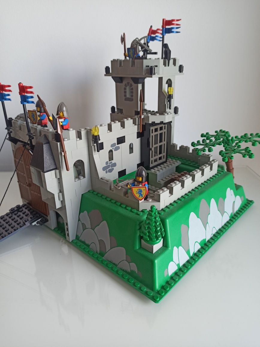 LEGO Castle 6081 King's Mountain Fortress