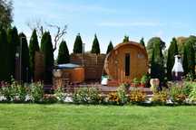 Leśny Zakątek Uroczysko -Tiny House , noclegi , sauna i balia , basen