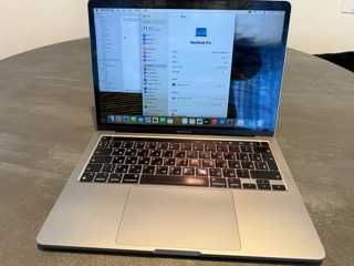 MacBook Pro 13″ (M1)  16 GB/512 GB  171 cykli / 87% bateria