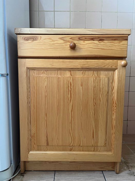 Zestaw mebli kuchennych - szafki bukowe 5 x wiszące, 2 x stojące +zlew