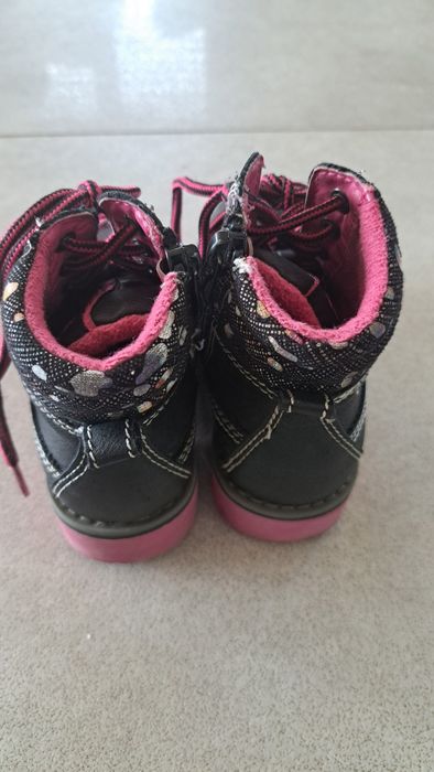 Oddam buty dziewczęce