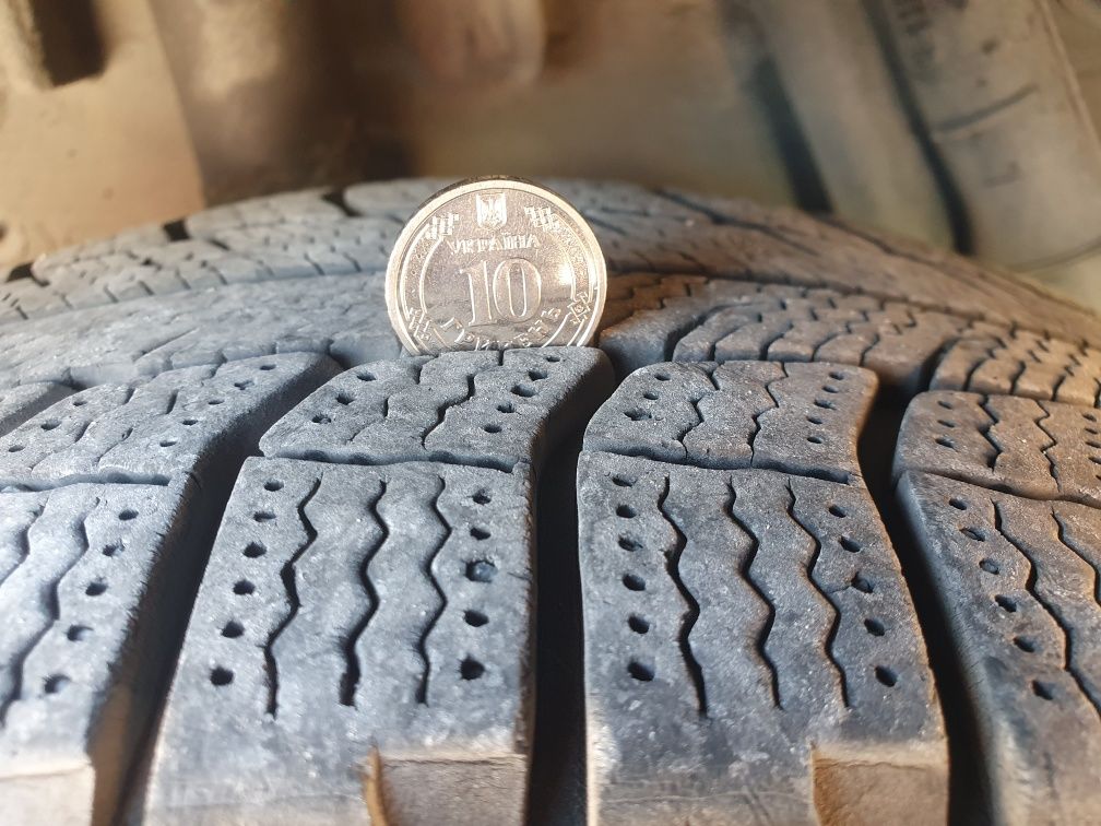 Продам шины 4шт Michelin 195/65 R15 зима!!!