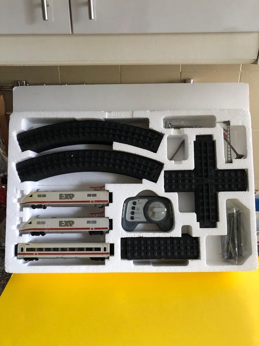 Comboio com controle remoto infra-vermelhos