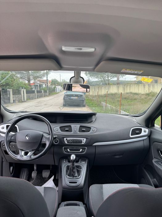 Renault Grand Scenic 2015 - 7 lugares