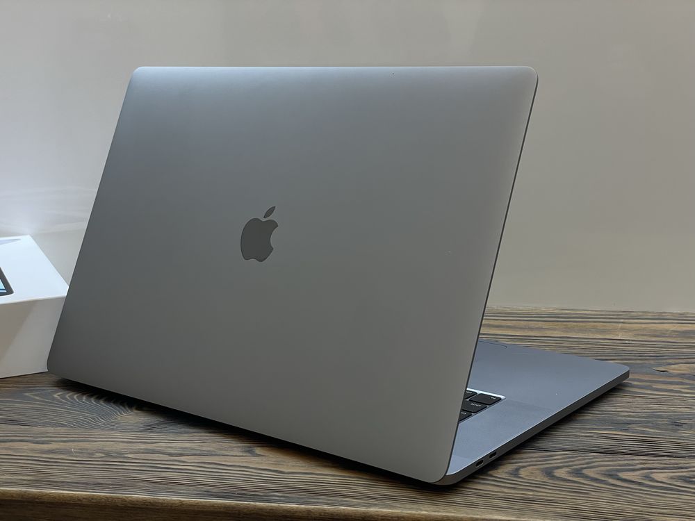 MacBook Pro 16 2019 (MVVK2) 2.3 i9 16/1 Tb Магазин Гарантія