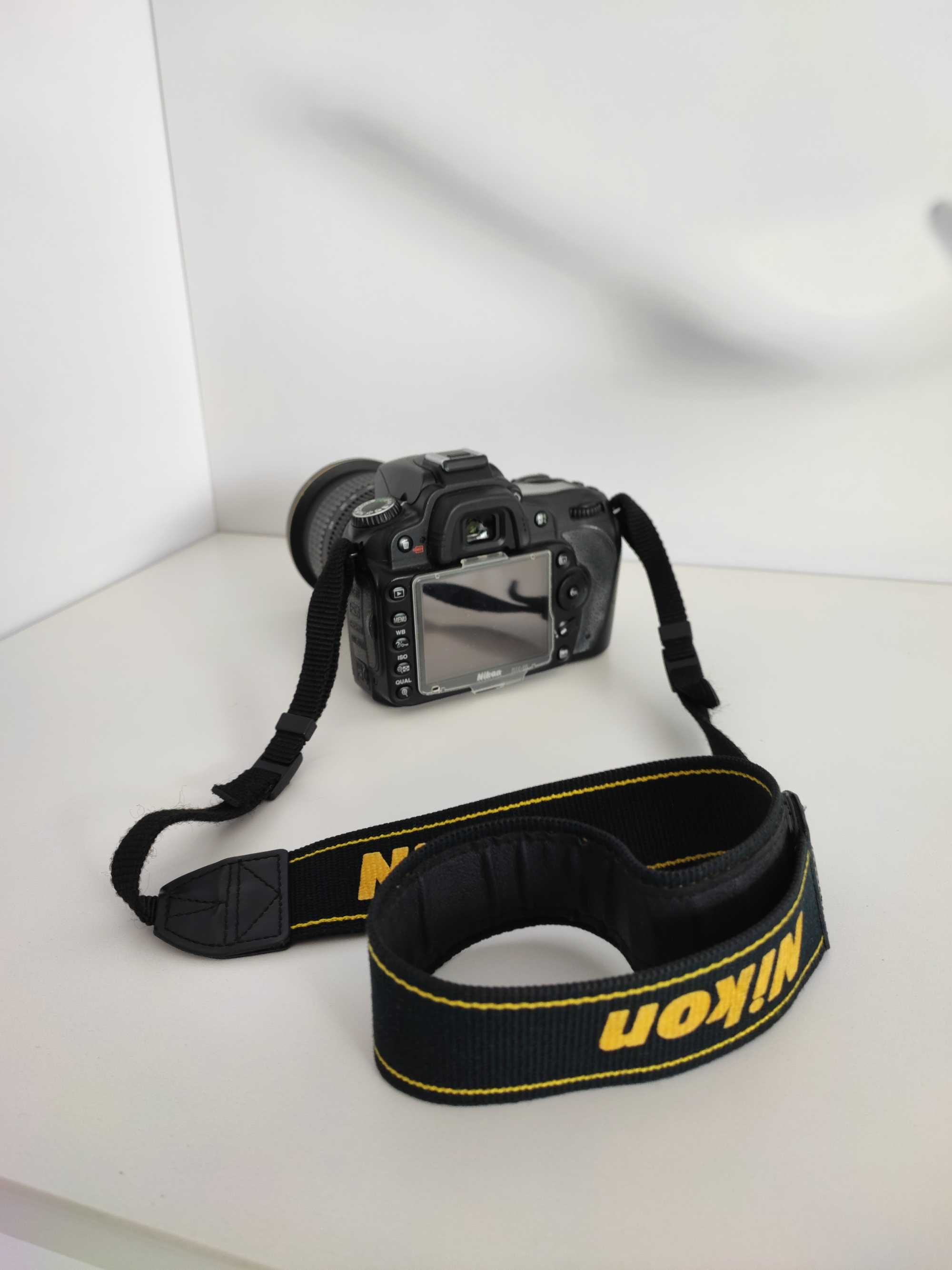 Máquina fotográfica Nikon D90 + lente AF-S 12-24mm f/4 G e acessórios
