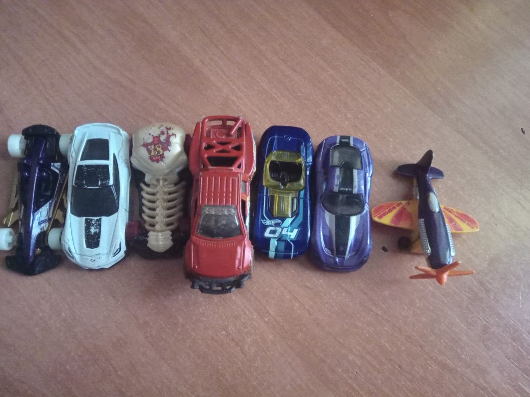 Hot wheels читайте опис