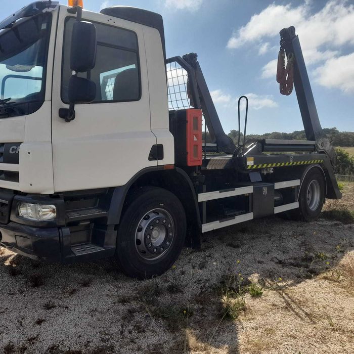 Camião DAF Contentores
