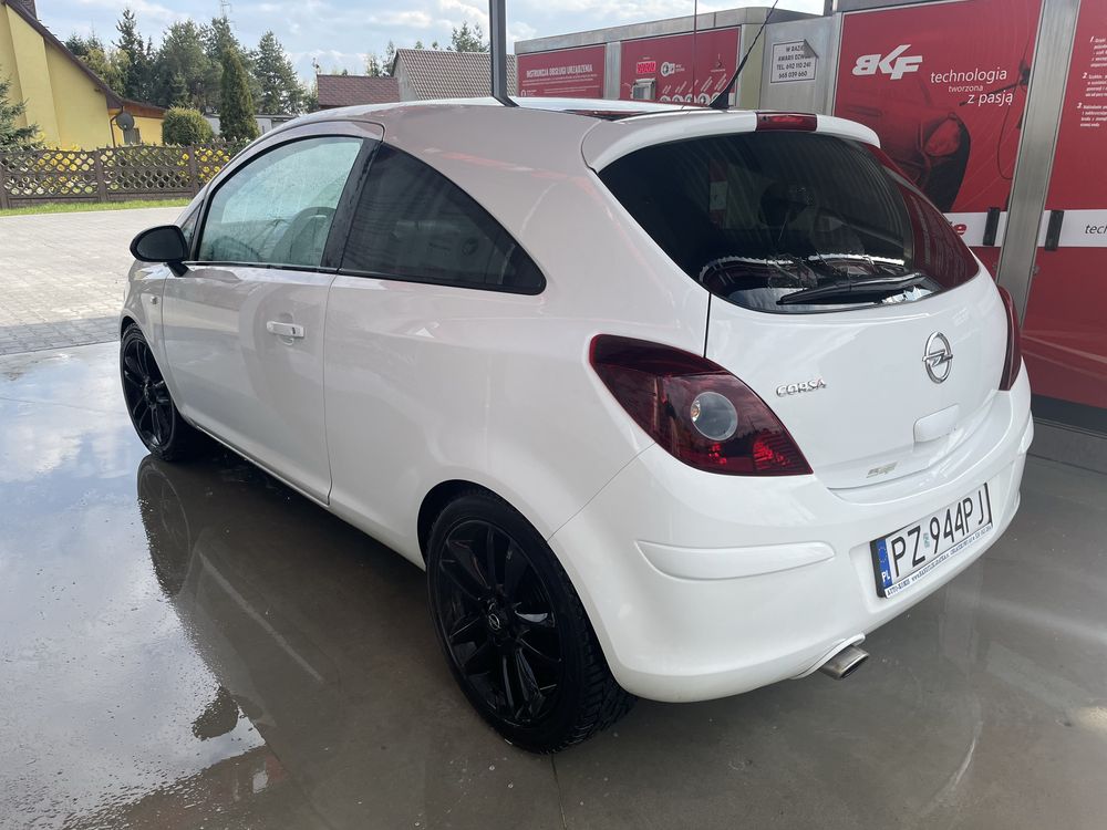 Opel corsa Color Edition