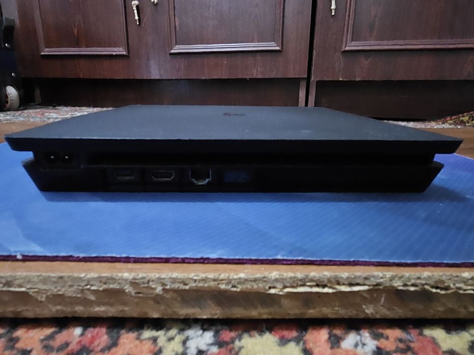 Playstation 4 slim