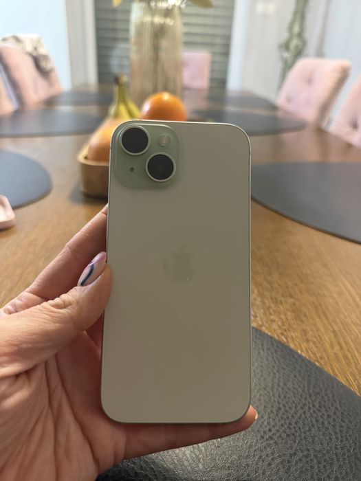 Iphone 15- stan idealny