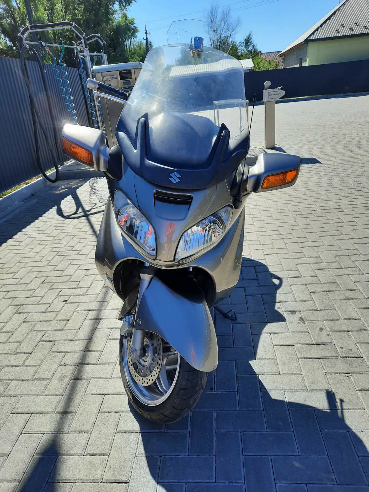 Макси скутер Suzuki Burgman 650