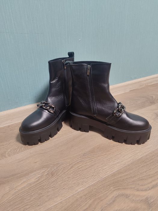 Кожанные сапоги/ ботинки / берцы женские