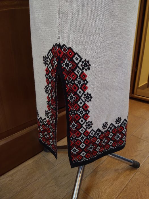 Вишита ( в'язана ,трикотажна ) сукня