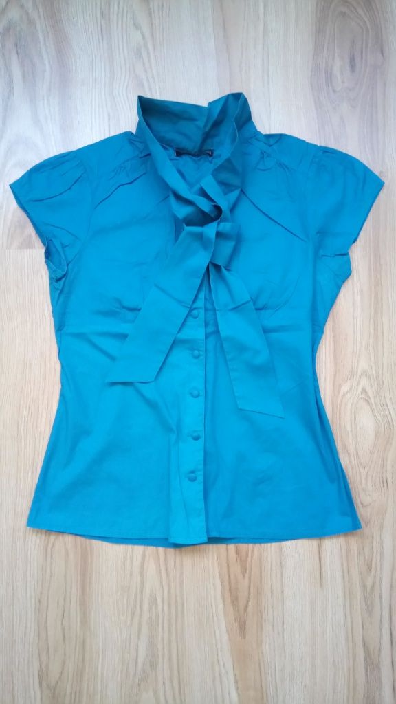 Набір жіночих речей - блузки, штани 44 розмір