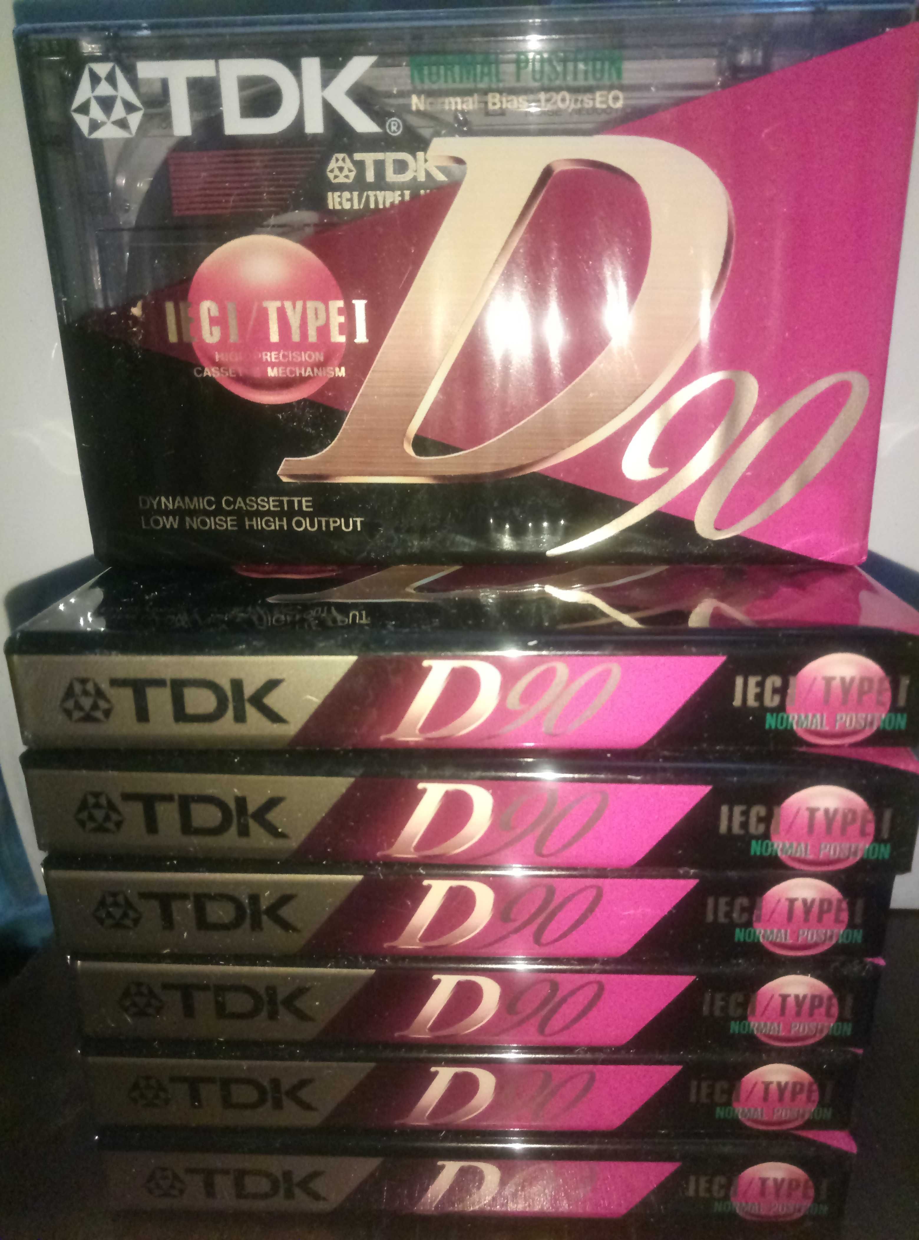 Аудио кассеты с записью и чистые TDK-90