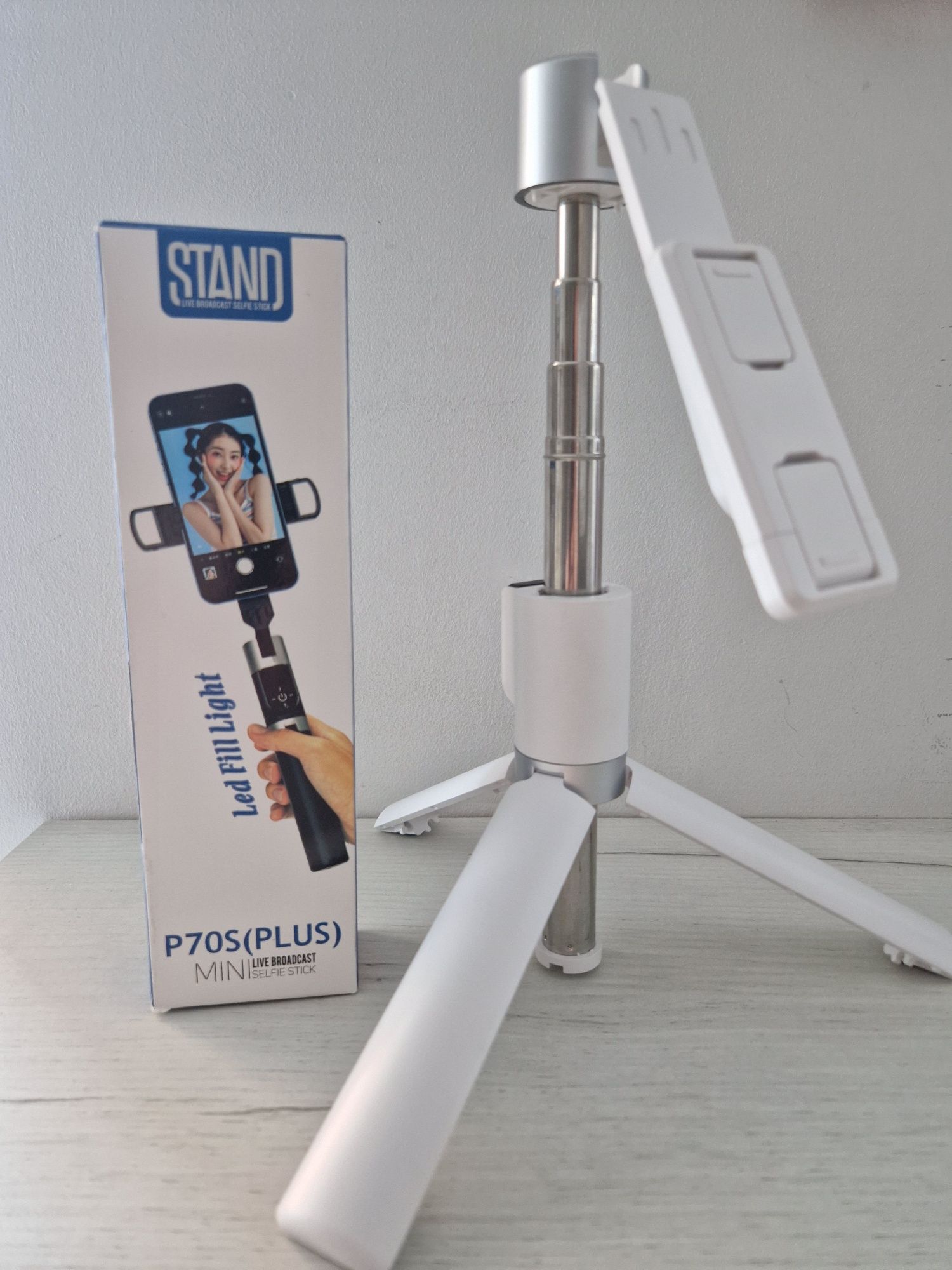 UCHWYT SELFIE MINI odpinanym pilotem bluetooth i tripodem P70S Plus