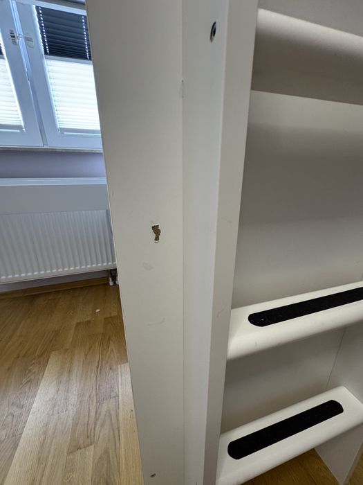 Łóżko piętrowe ikea smastad z biurkiem i materacem