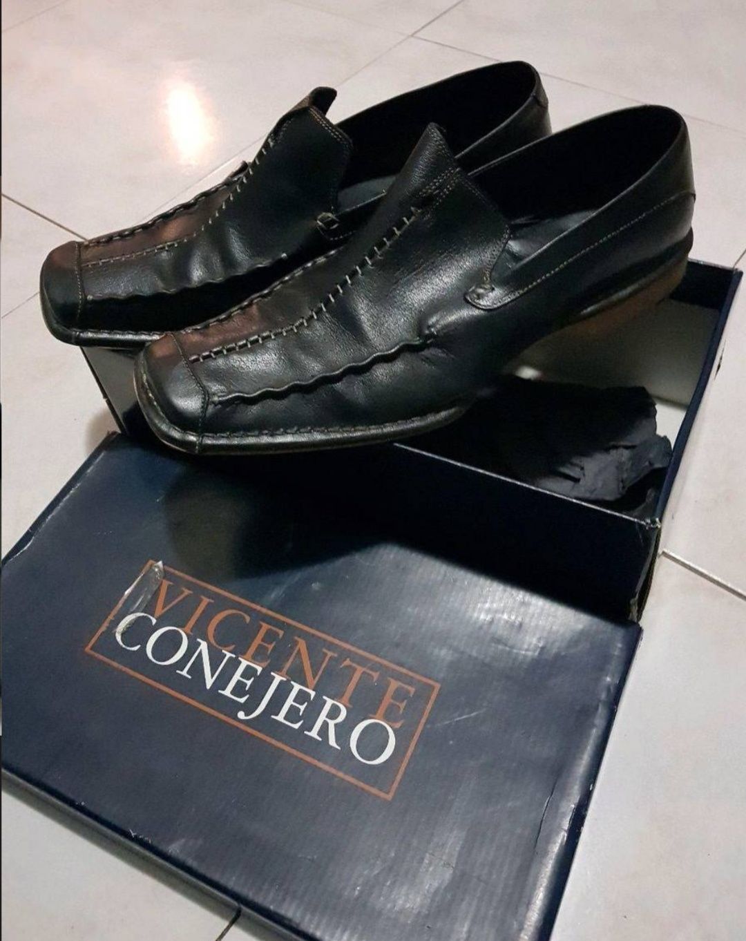Sapatos Vicente Conejero tamanho unico 42