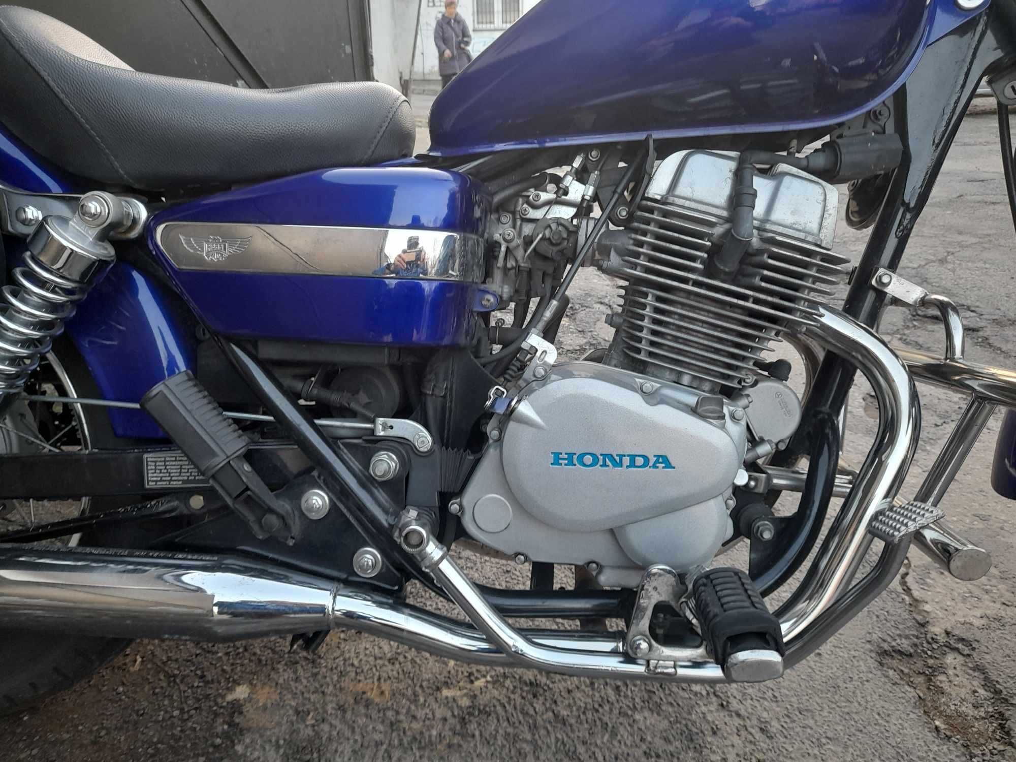Motocykl Honda Rebel 250