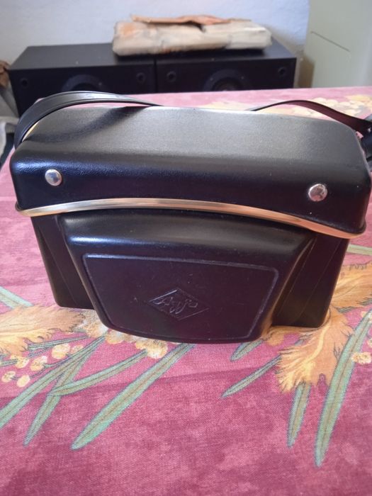 Máquina fotográfica AGFA 35mm vintage a funcionar plenamente