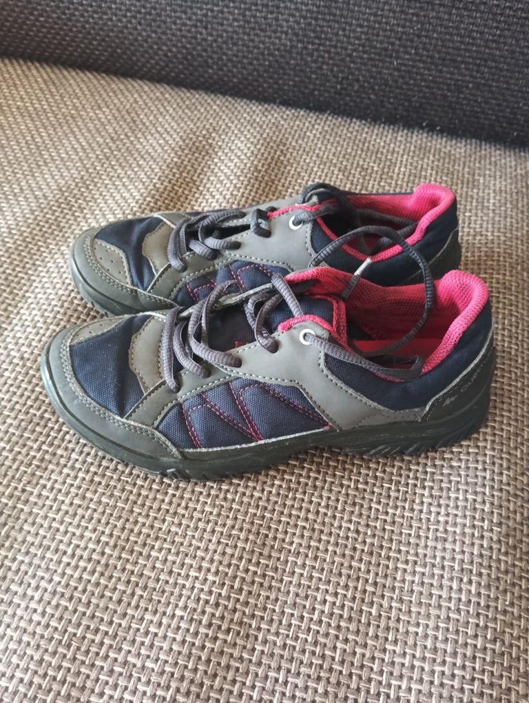 Buty trekkingowe.