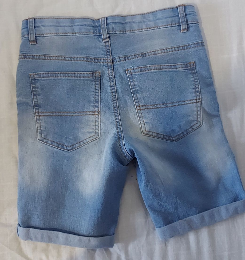 Продам джинсові шорти на хлопця 9-11 років