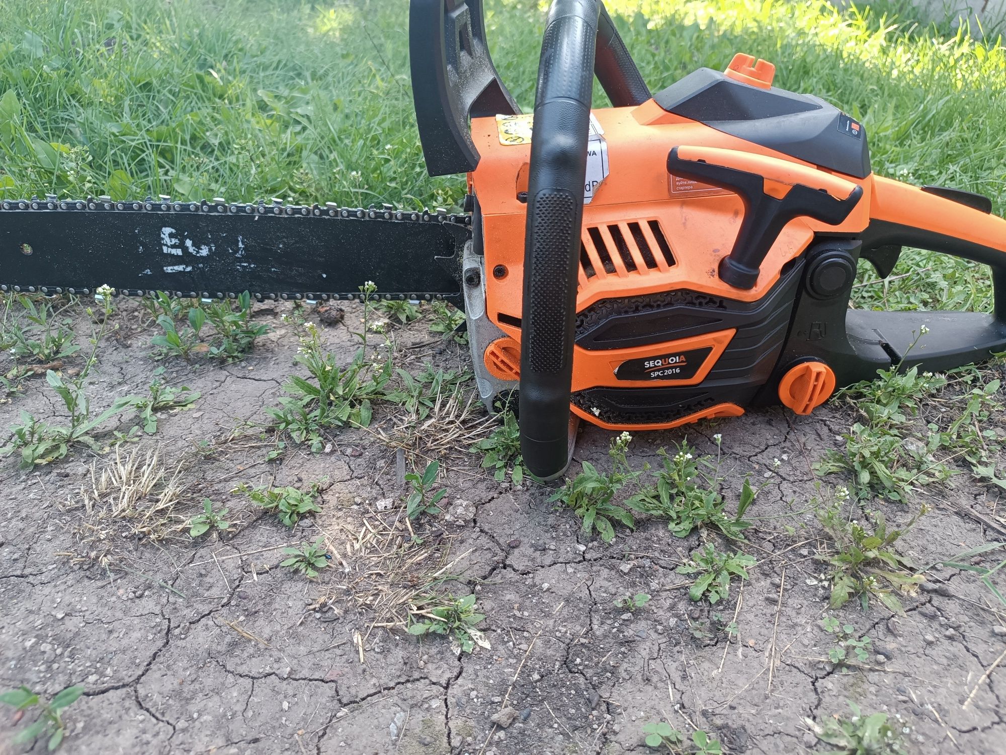 Продам бензопилу.