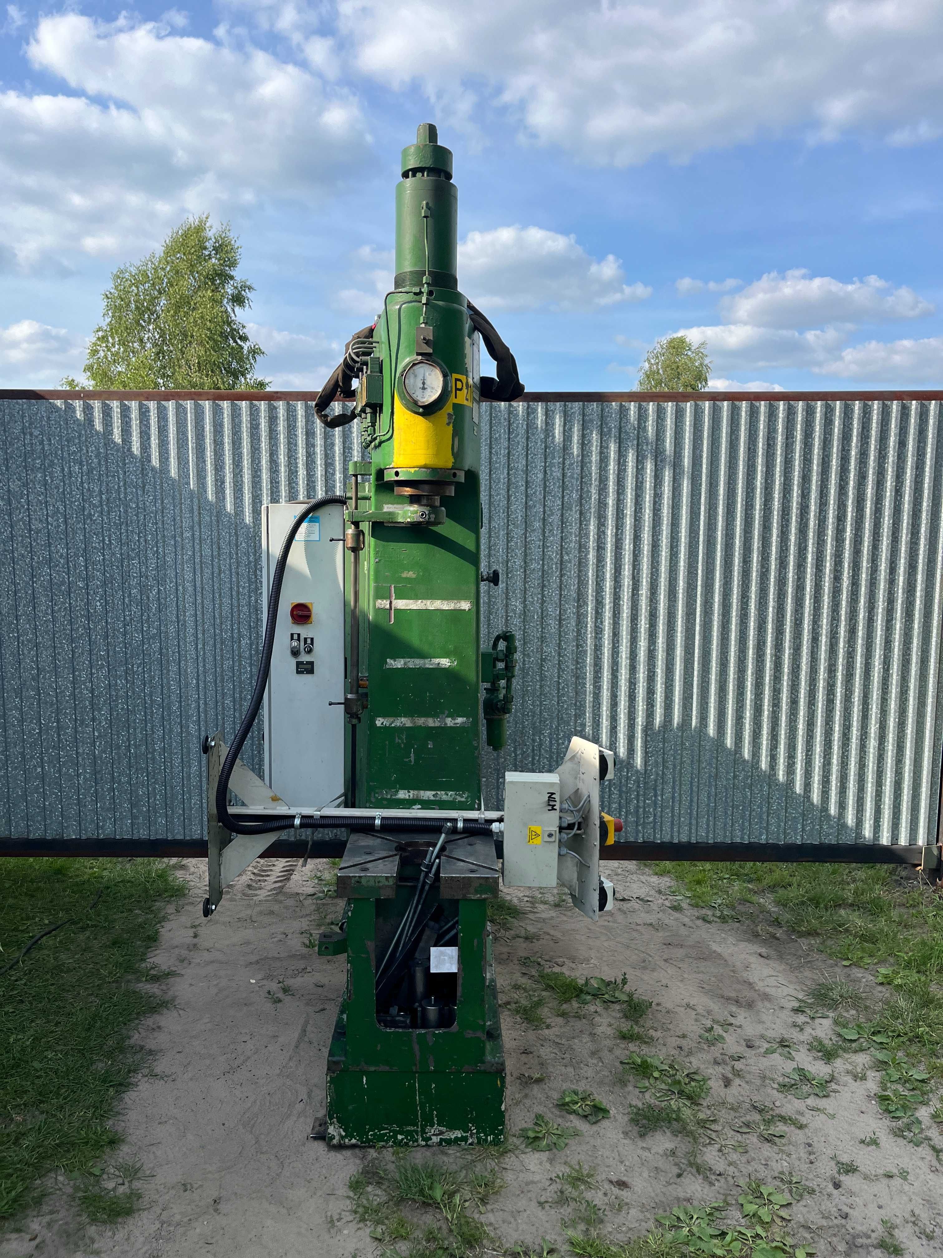 Prasa hydrauliczna Müller Weingarten HEP 10 T, Niemiecka solidność